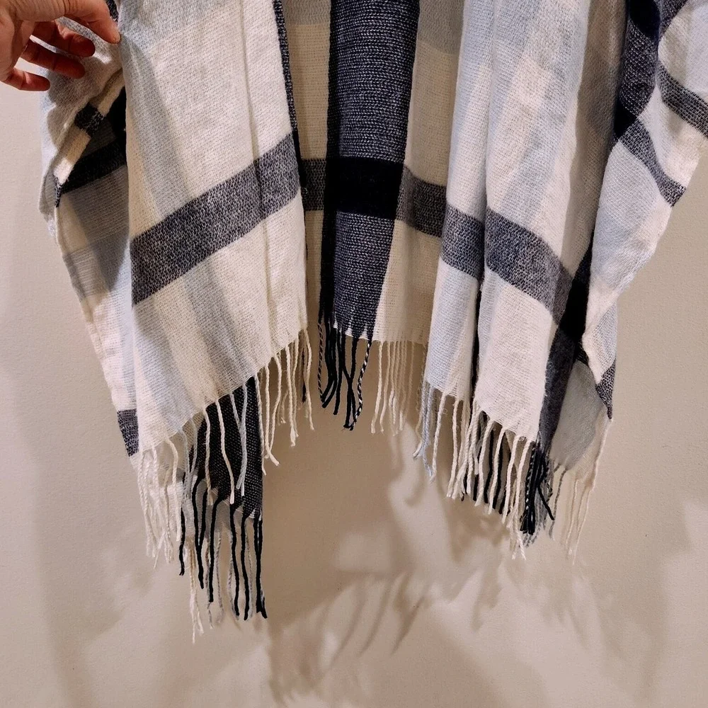 Banana Republic Plaid Shawl Wrap Fringe Preppy City Boho Open Front Cardi Size M